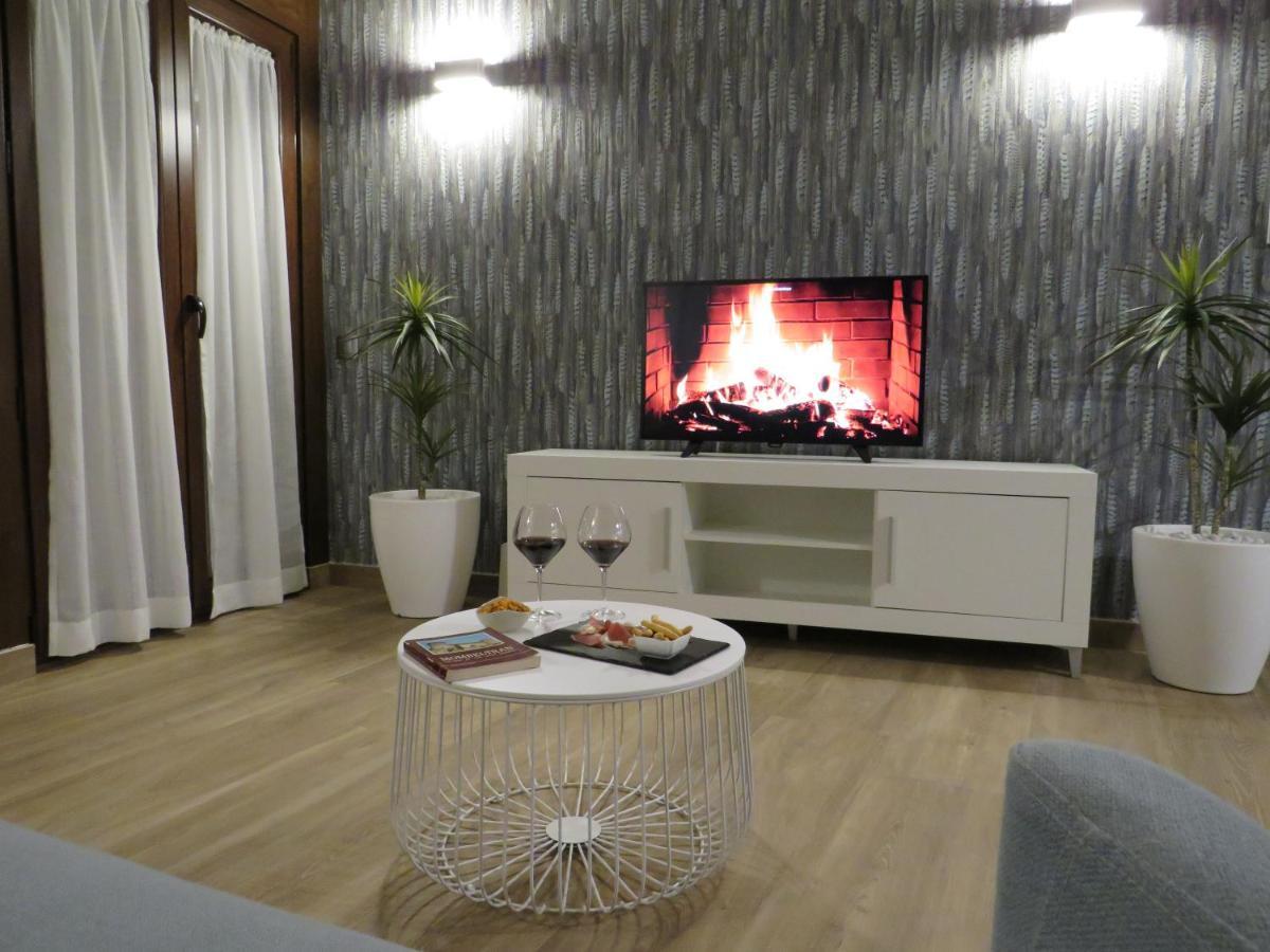 Miragredos Apartment Mombeltran Bagian luar foto