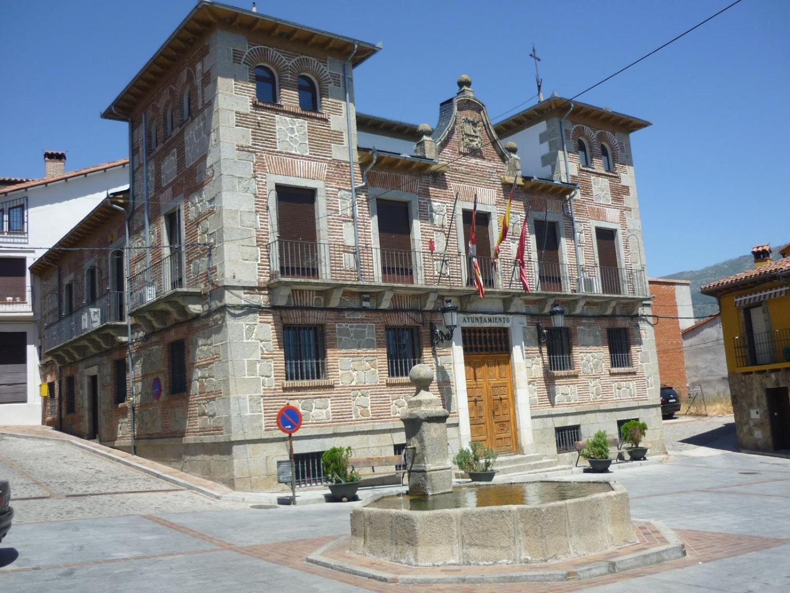 Miragredos Apartment Mombeltran Bagian luar foto
